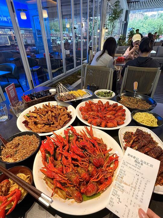感谢王源徐明浩！下高铁第一顿好吃到晕厥！！