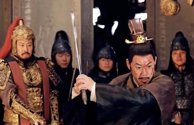 李二又不是被李建成逼到发动政变的，因为玄武门的目标从始至终都是李渊，顺道把李建成