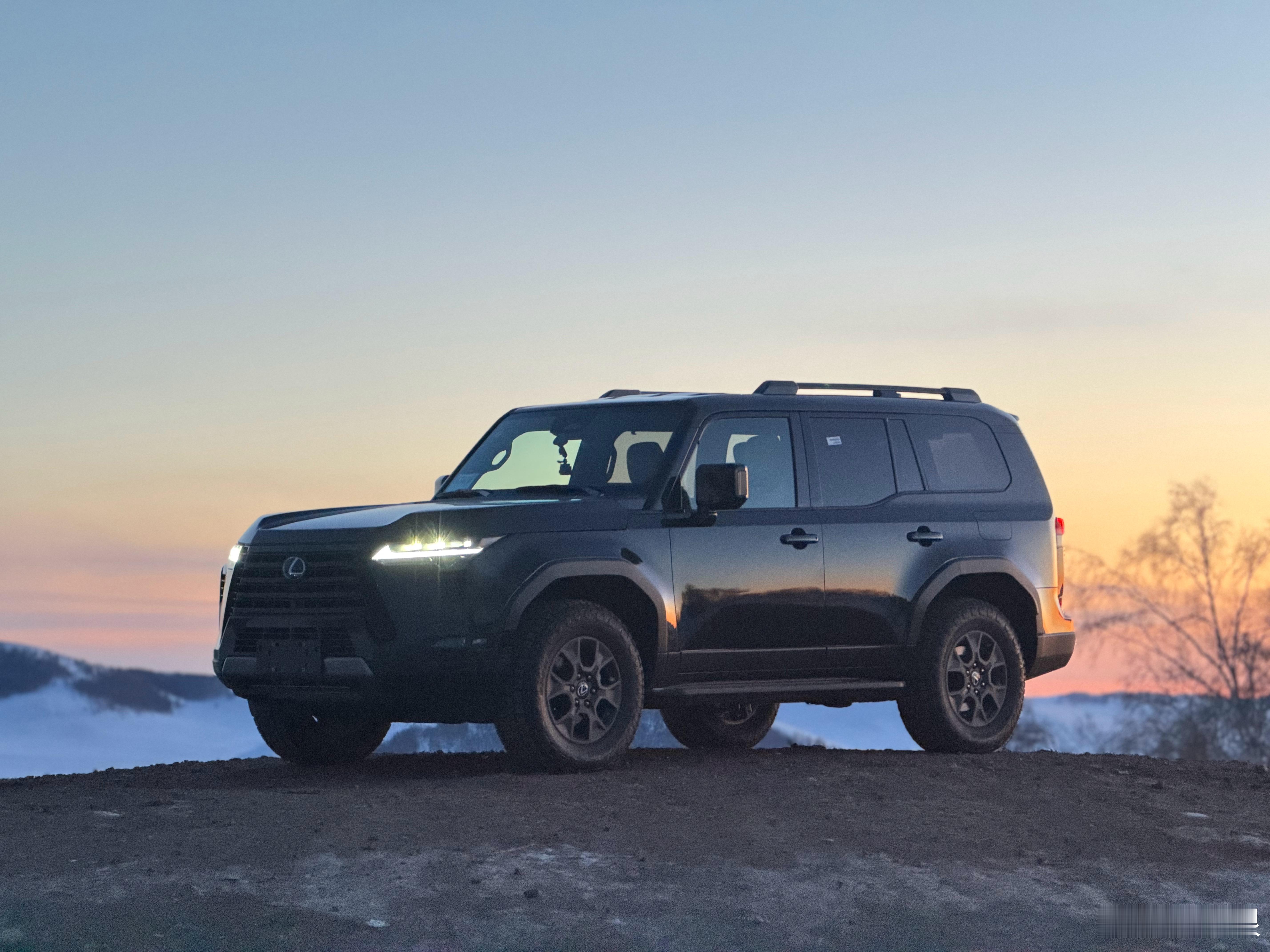 开GX550h玩雪，这车随手一拍就硬帅