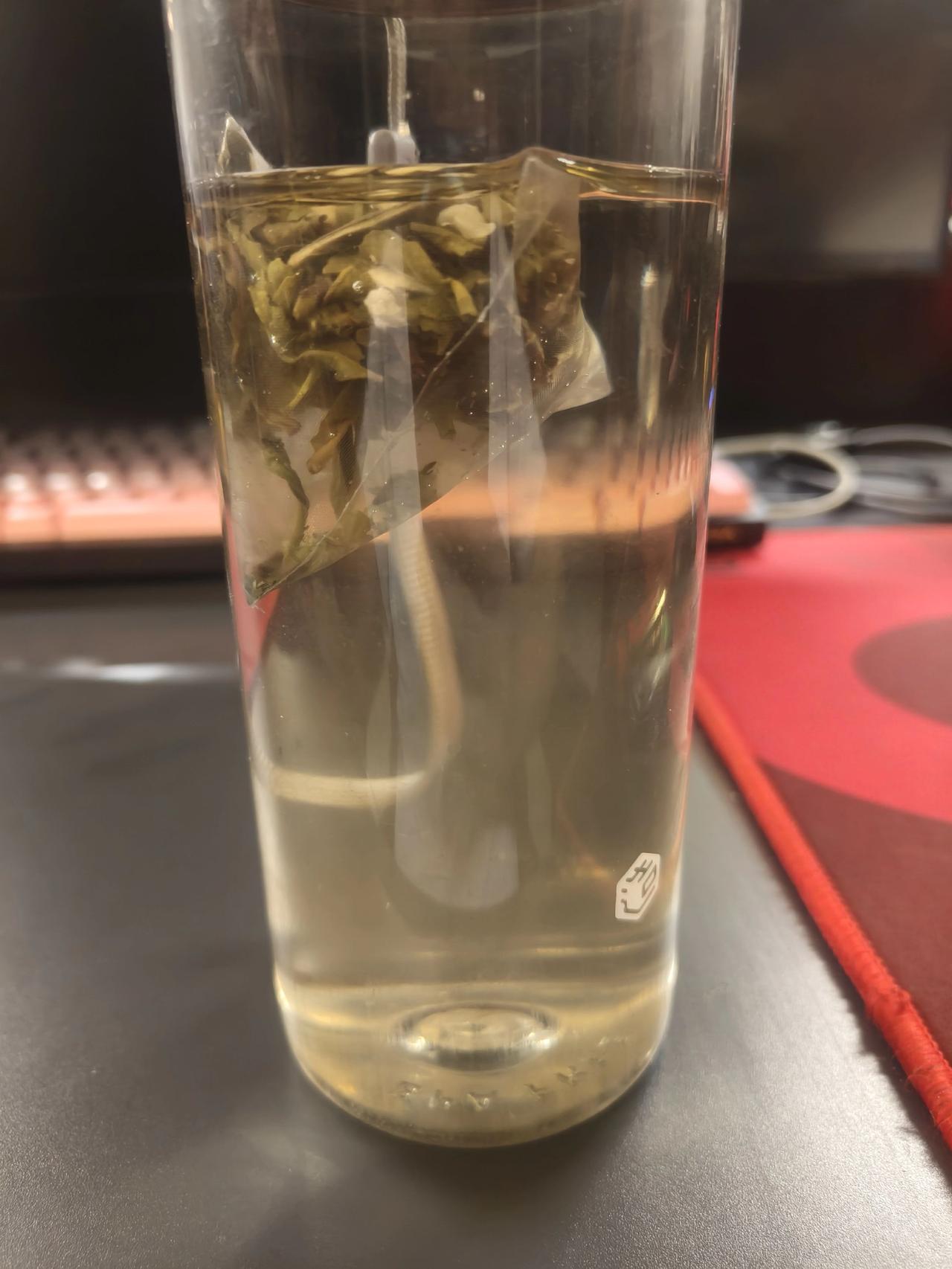 得不到尊重的时候，不要去沟通、交流，也不要去愤怒、难过，你只需要无视和远离，人心