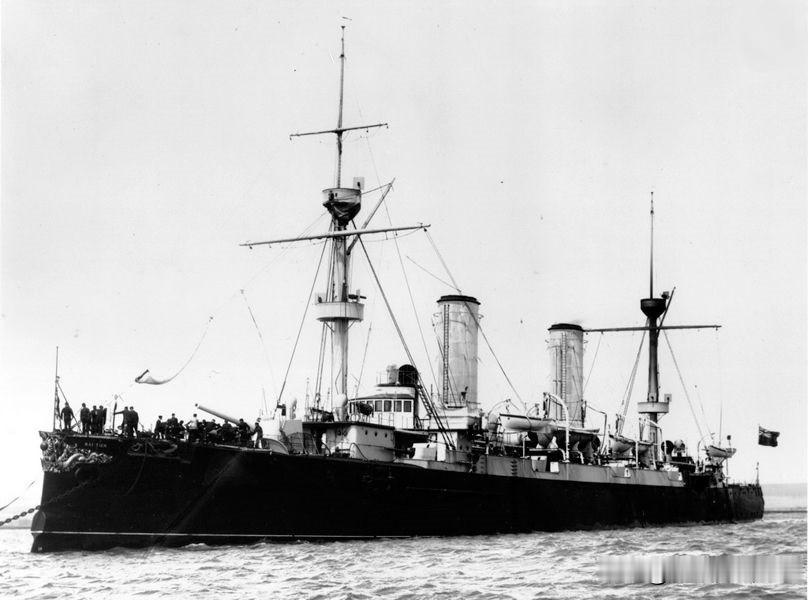 清在1904年，全国官办学校4200所，1909年，学校增加到54000所，在校