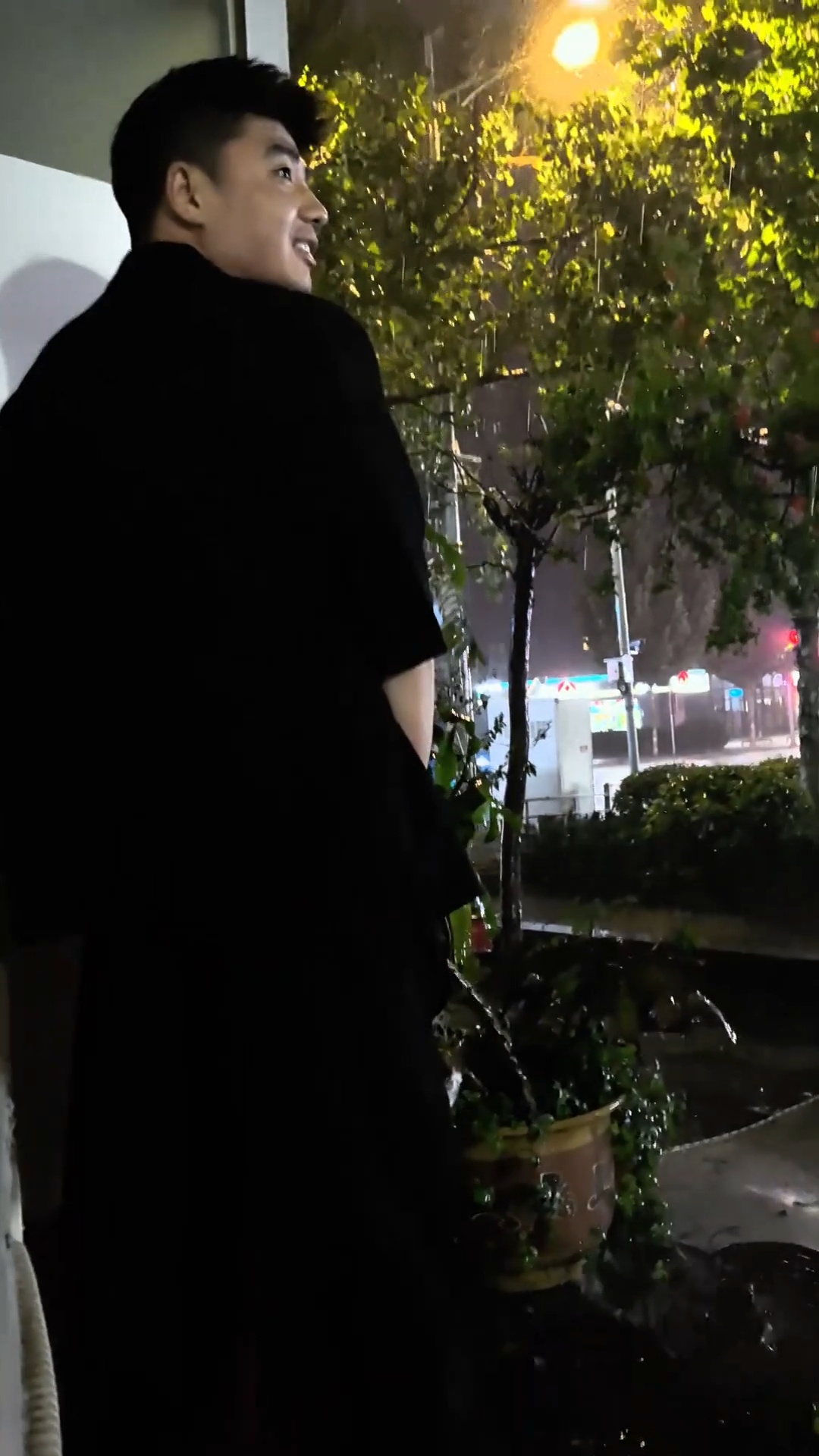 《骚雨》 