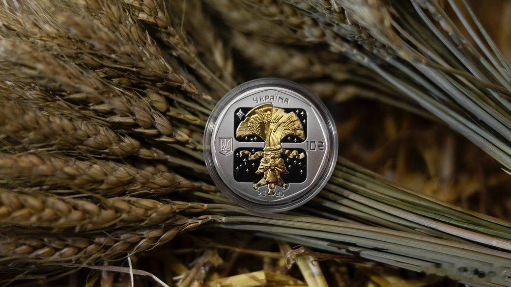 “圣诞精神”：乌克兰国家银行发行镶钻银币乌克兰国家银行发行了面值10格里夫纳的新