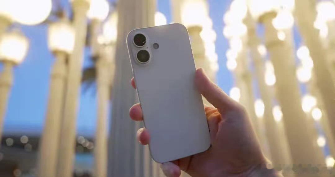 分析师蒲得宇预测iPhone 17将延续iPhone 16的8GB内存，若升级幅