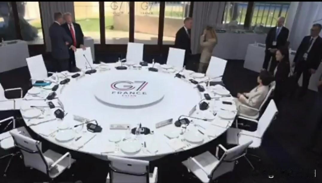 G7峰会，很能代表日本位置的一张图！全部是盎格鲁撒克逊的国家，就你一个另类的还想