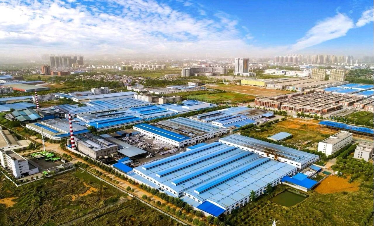 印度为何无法复制中国的工业化道路

我认为核心差距，是结构性的人口、土地、产业链