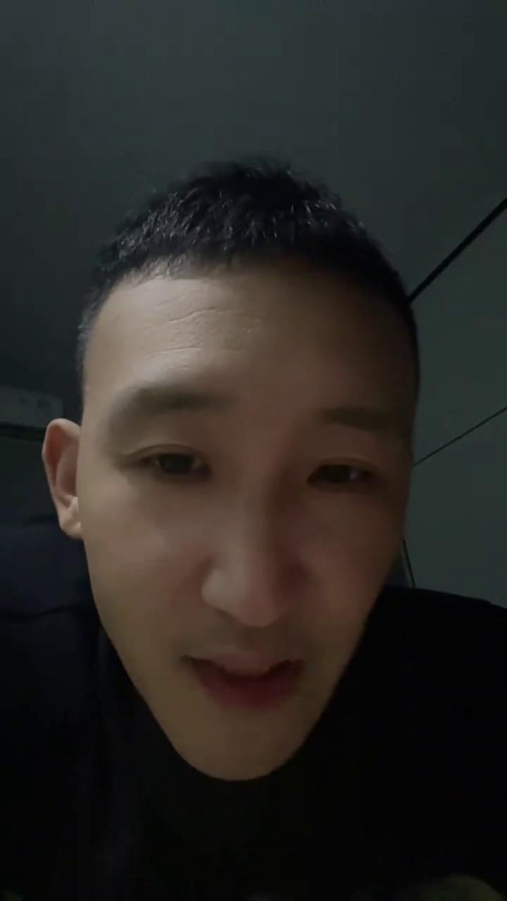 就有很多朋友提起来赚钱这个事，我跟你分享一个顶级心法，就是赚钱的本质还是信息差。