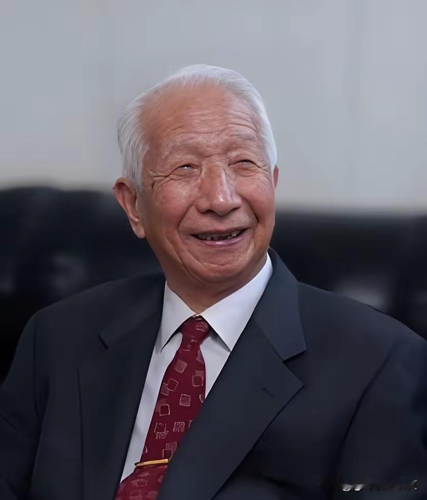他三次上书保住中国红外事业，名字却连教科书都没进

昨天，5月12日。一位老人的