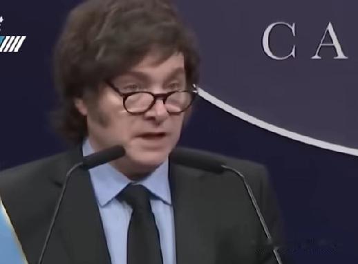 美国一边放话给阿根廷财政支持，一边硬逼人家取消和中国的货币互换协议，这威胁的架势