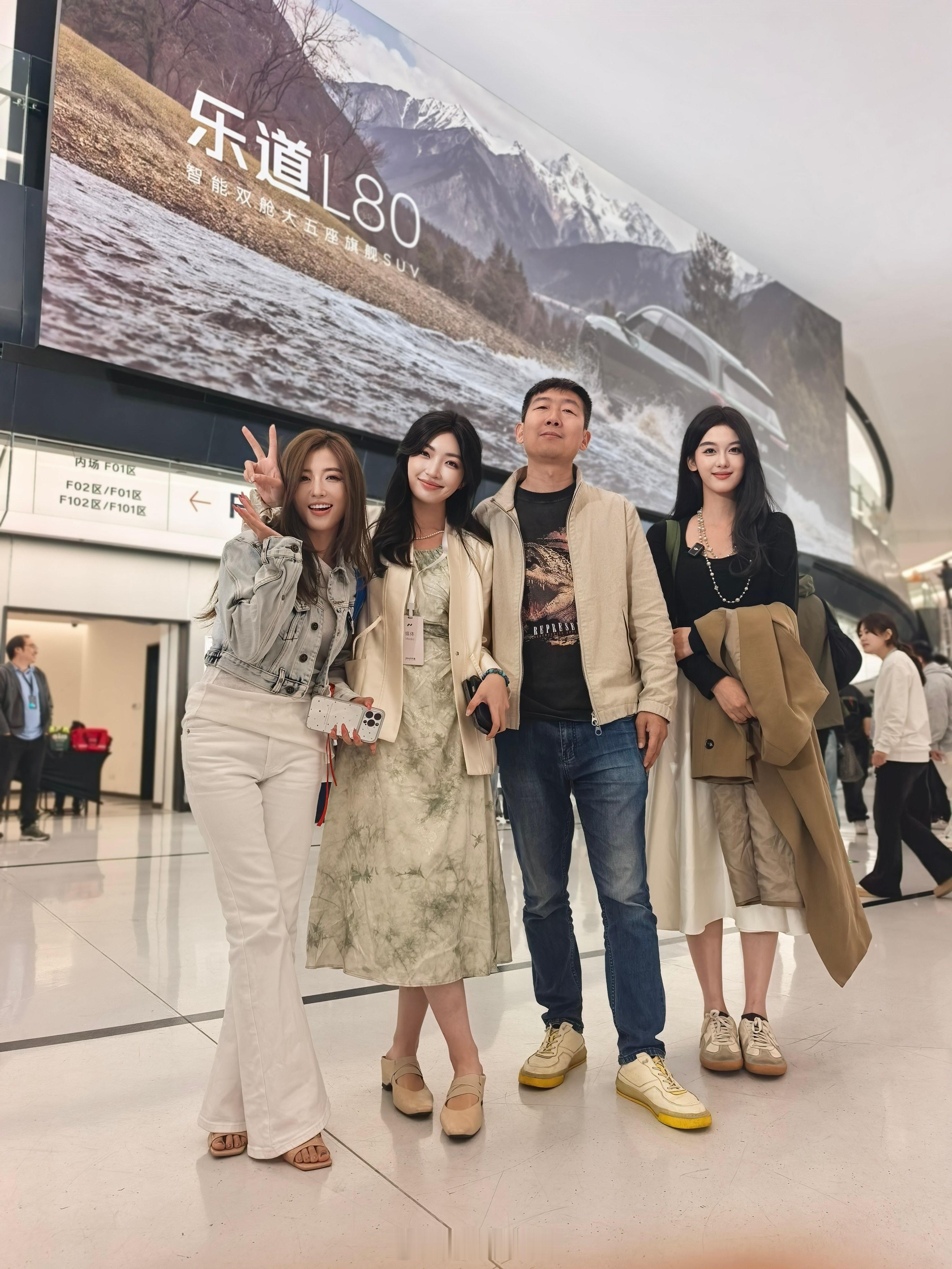 也来杭州了，刚约我吃夜宵但是我晚餐已经吃了3盘15个生蚝了