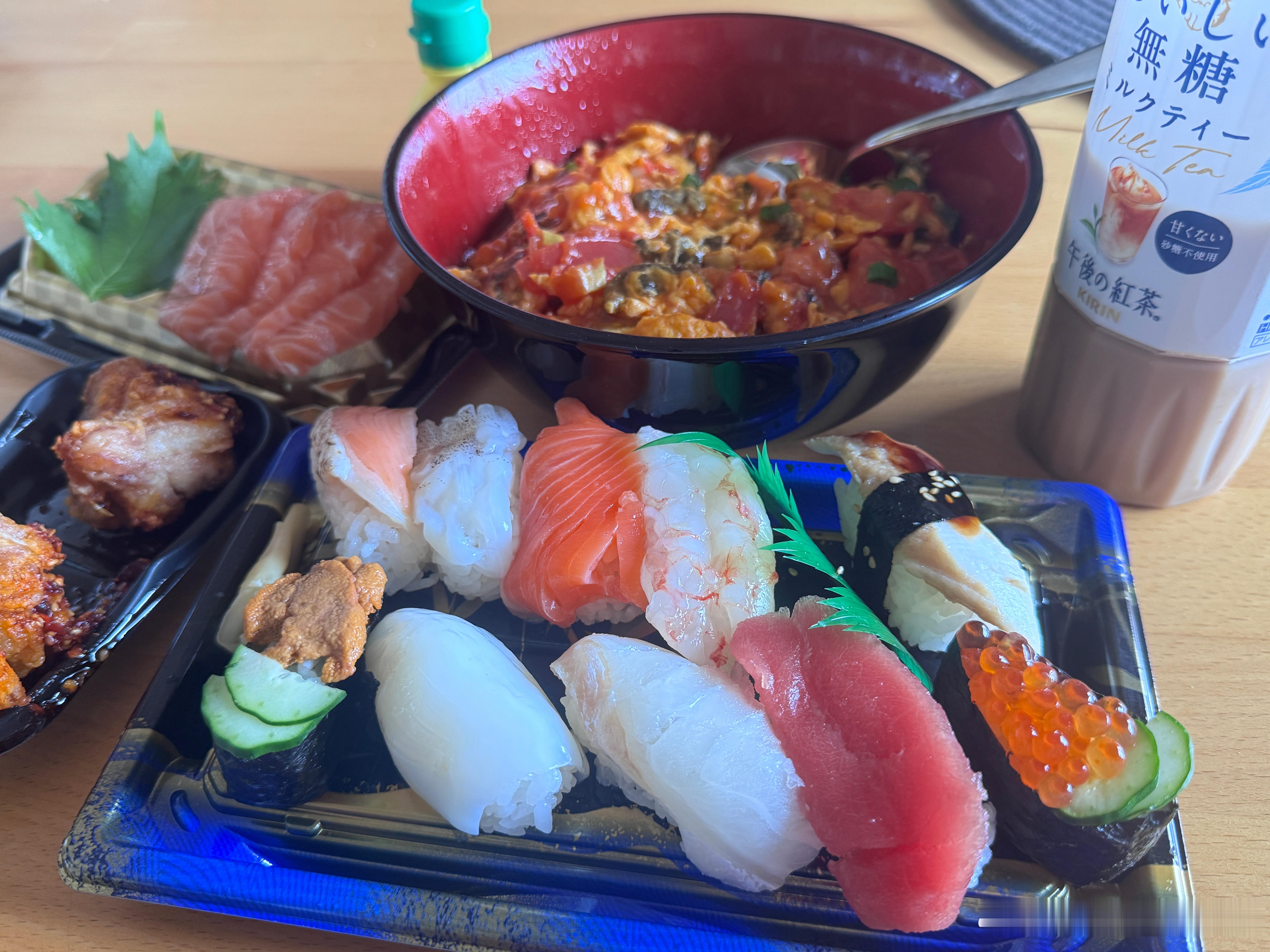 从经常暴饮暴饮到一天只吃一顿饭，我好像确实是在走极端。可若是总被食欲牵着鼻子走的