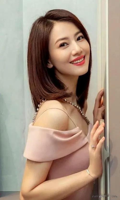 精品少女高圆圆美的令人窒息，这女神谁不爱呢？