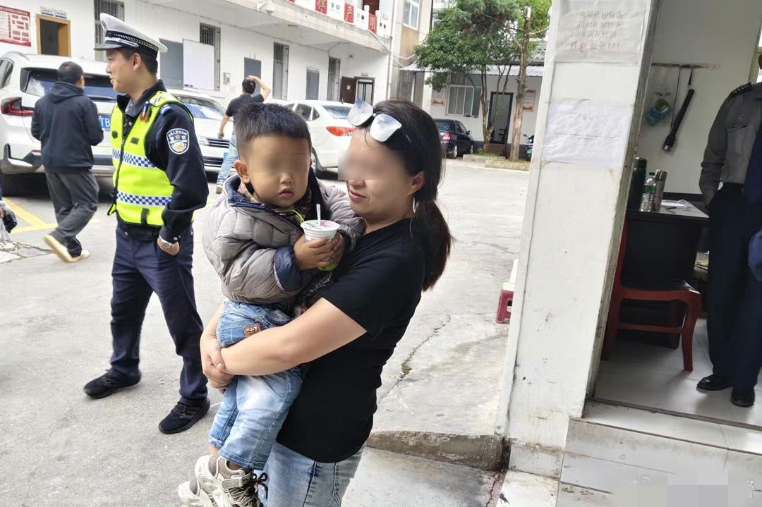 👨‍👨‍👦‍👦“三月街”民族节加上“五一”假期，云南大理那叫一个热闹，人