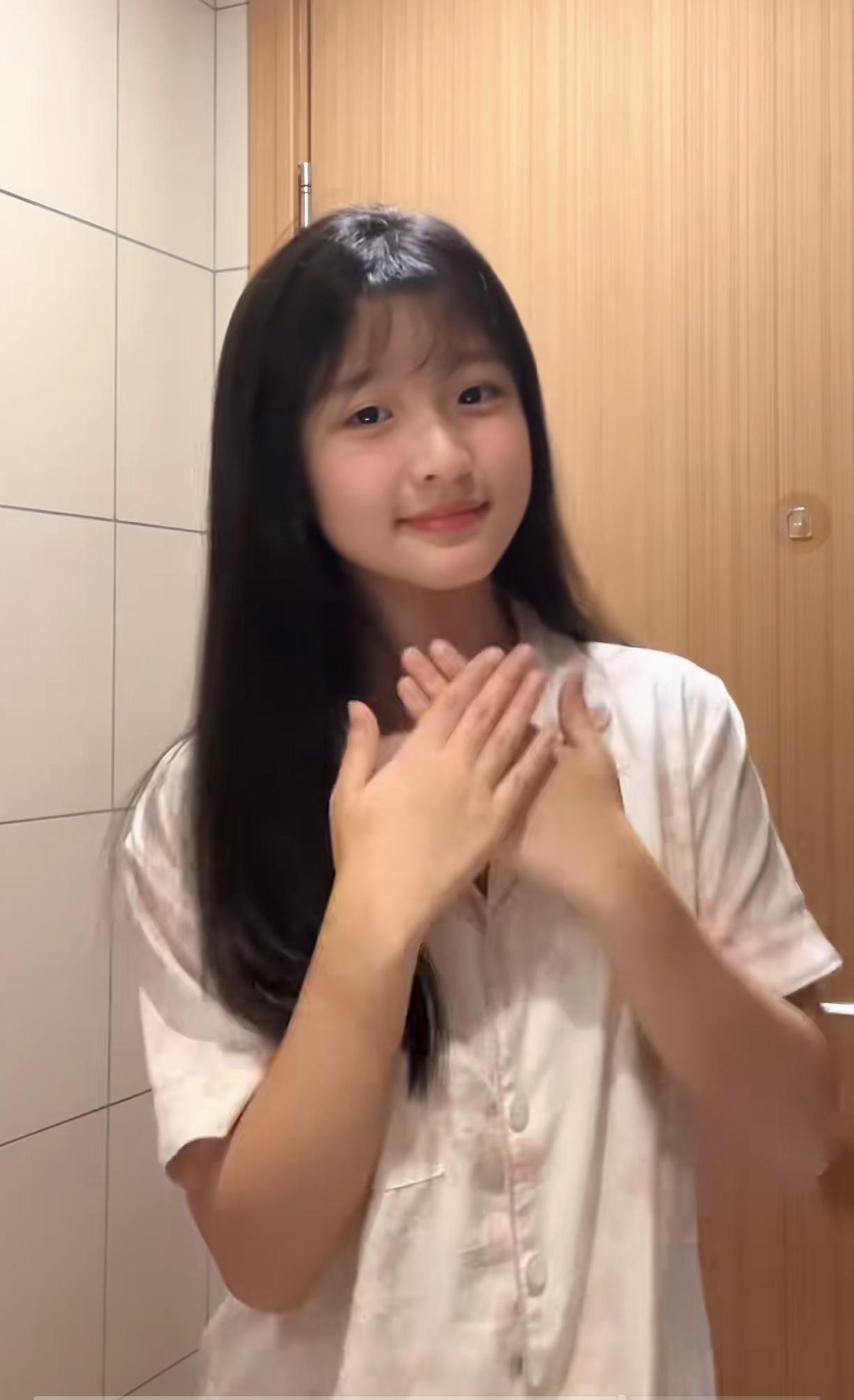 甜美可爱的宝宝