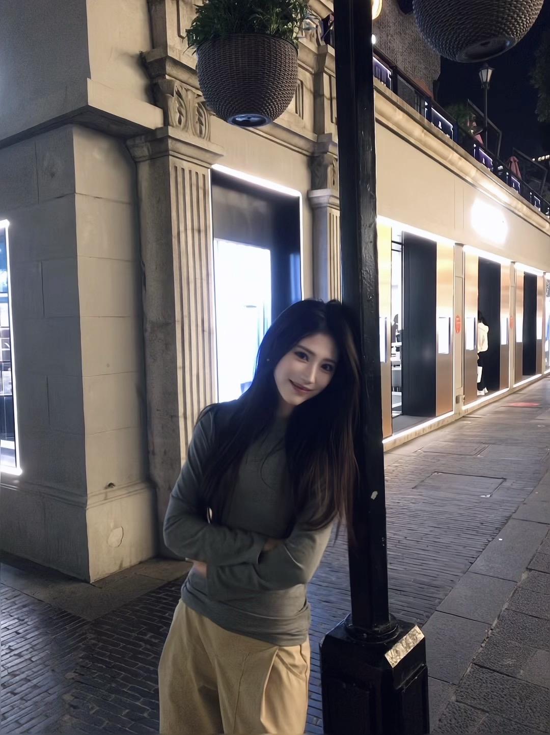 我开始确定回去 你已经不在原地。