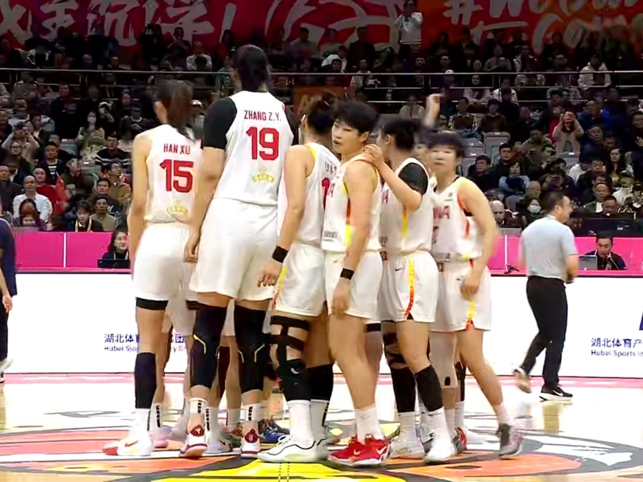 女篮自如战胜巴西女篮，期待她们在世界杯创造佳绩

中国女篮世预赛最后一场比赛，对