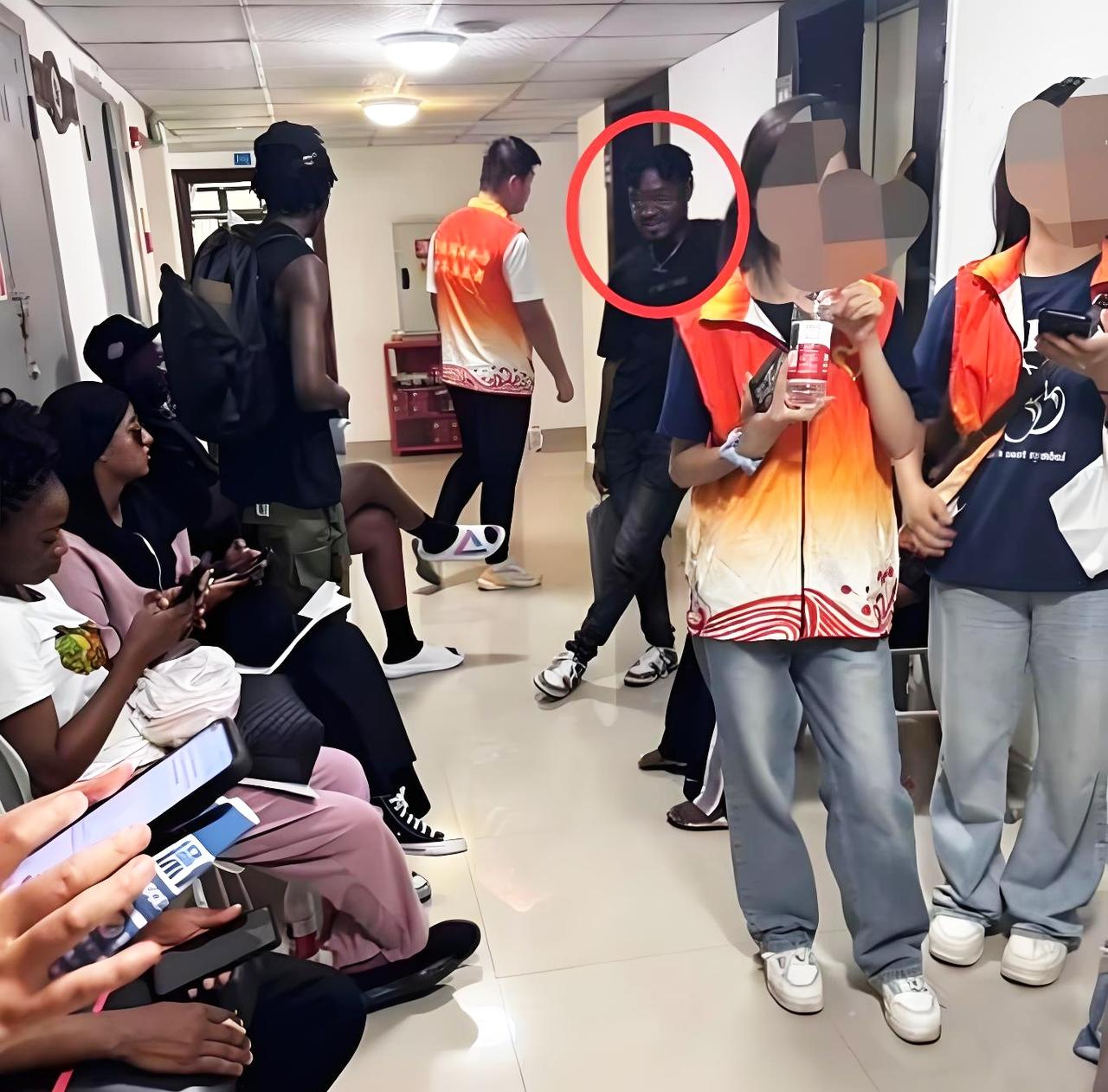 看了重庆理工大学的回应，

不得不说校方这锅甩的真熟练，

第一：我校高度重视，