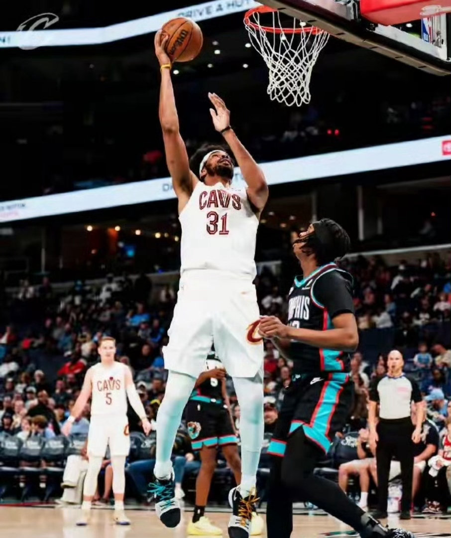 残阵骑士9人上双142-126大胜灰熊！50胜锁定东部前四，灰熊29记三分追平历