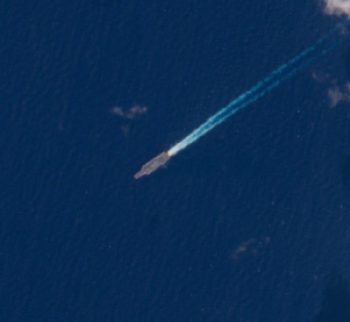 11月1号的卫星图像显示，美国海军福特号航母(CVN-78)离开爱奥尼奥海，全力