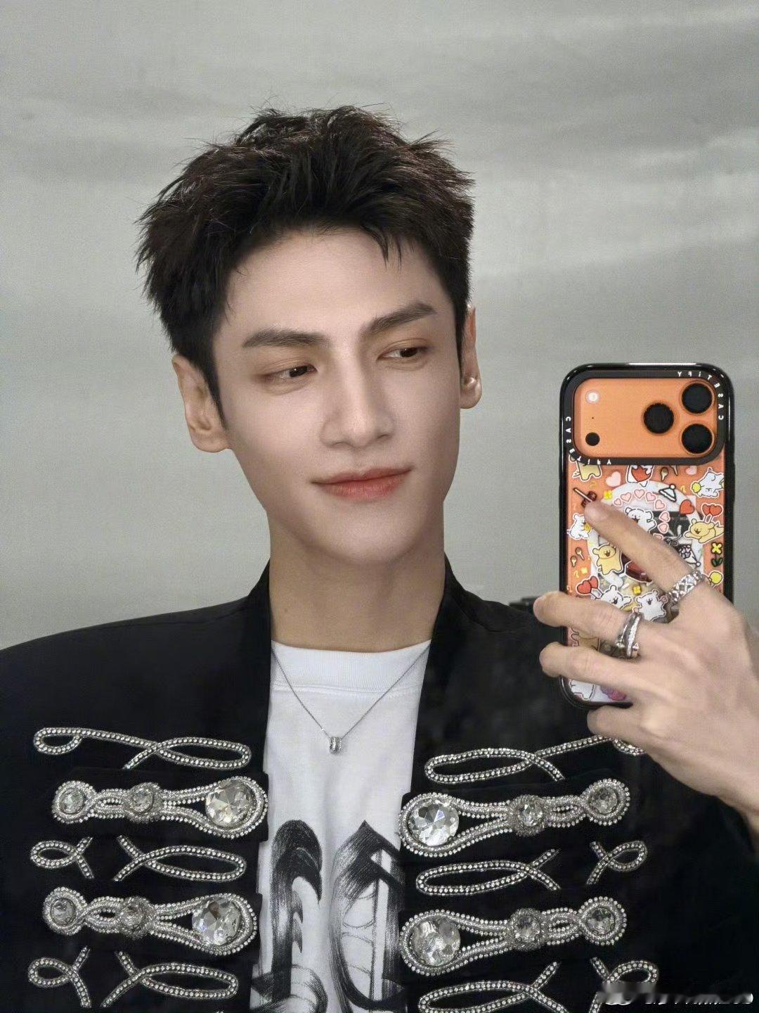 罗云熙[超话]看出来罗云熙很有礼貌了你好星期六 罗云熙“讨好型”萌点！怕麻烦工作