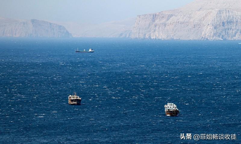 霍尔木兹海峡，这一全球能源贸易的“咽喉要道”，如今正被炮火的阴影所笼罩。自202