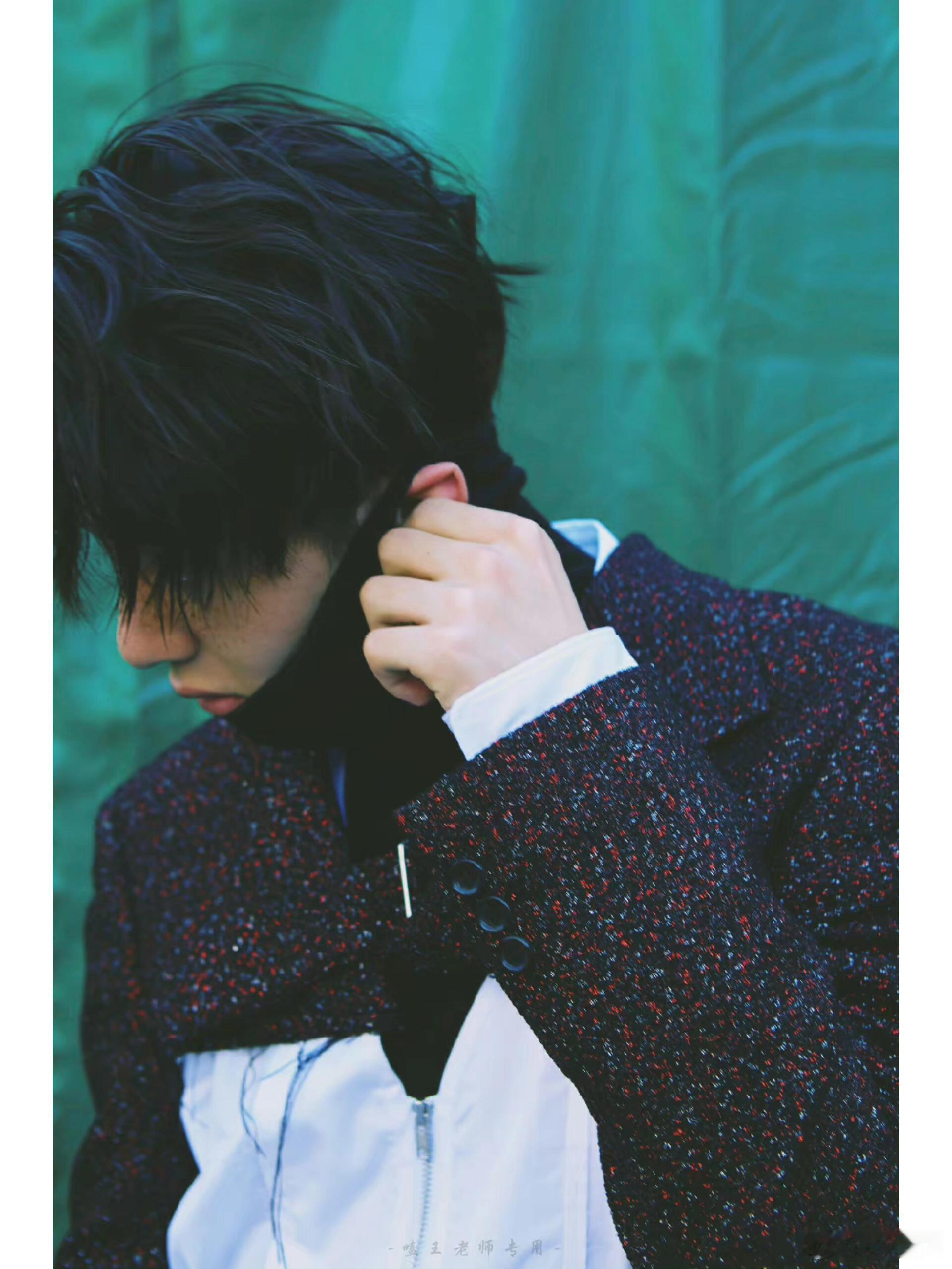 比较少见的雀斑妆造啵啵，白T那几张好帅的黑皮体育生，绝！ 