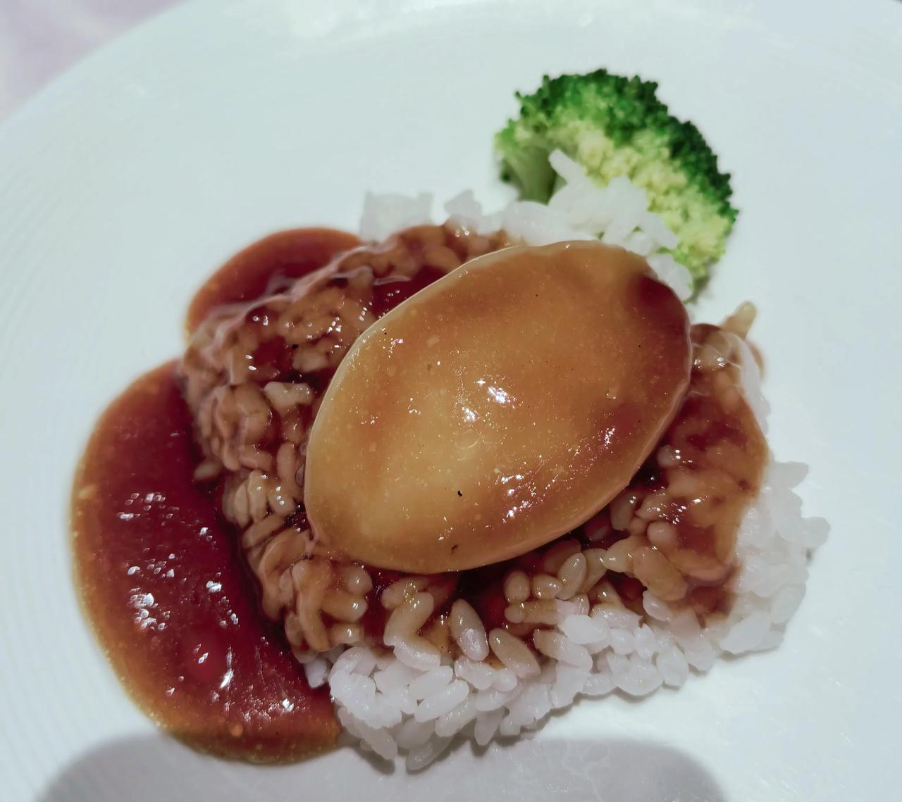 还有喜欢一个人静静，喜欢跟自己相处不喜欢去人多的地方
        闲的时候喜