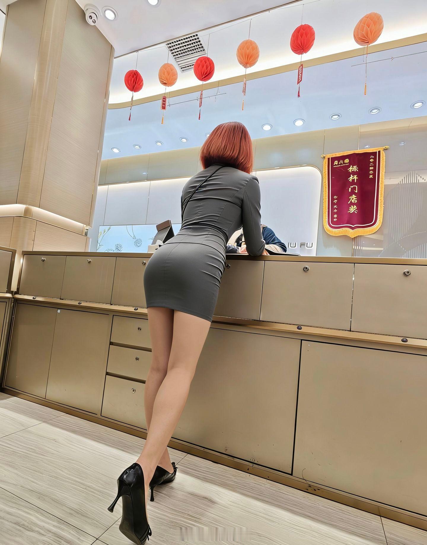 爱自己，不止在今天，每天都要活得像个漂亮的女王。职场穿搭ootd