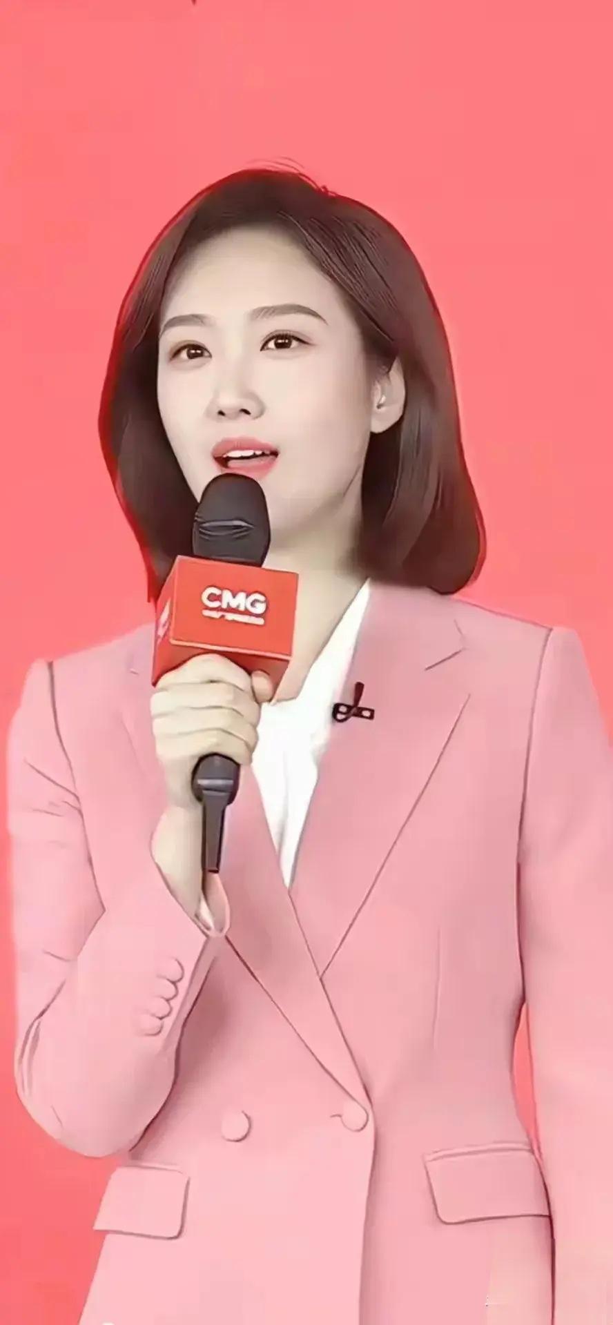 央视最美主持人，就是想不起来名字了