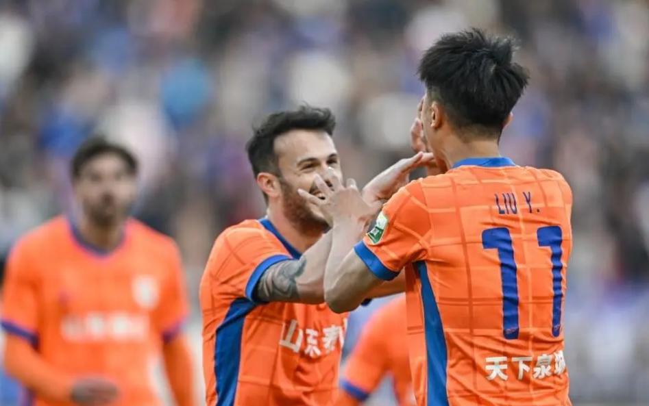 1500分！山东泰山夺冠！瓦科与金靴失之交臂。
今天下午进行的中超联赛第30轮，