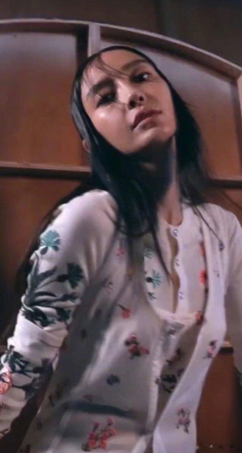 Angelababy怎么变这么黑了，果然脱离了明星光环后也是普通人啊 ​​​