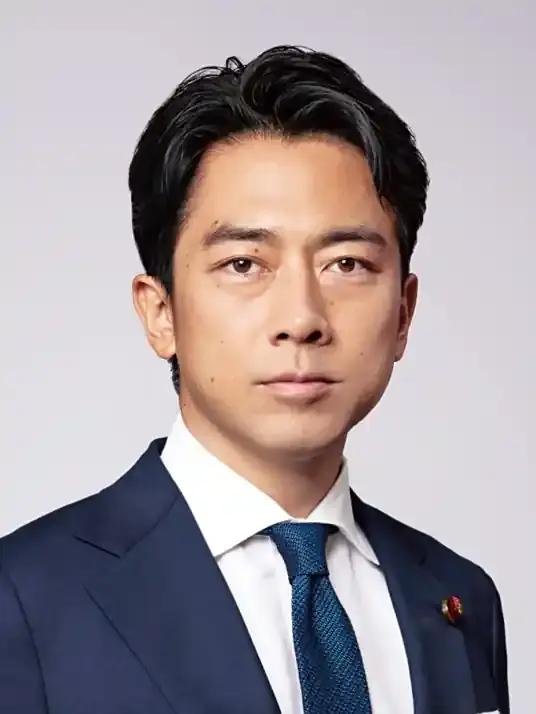 日本首相高市早苗前脚想在G20峰会进行沟通，日本防卫大臣小泉进次郎后脚称，日本警