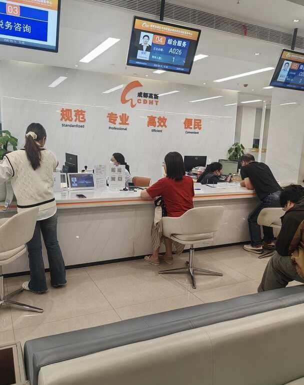 去了趟社保心凉半截 55岁还能干啥

80年社保断断续续交了8年，原以为再熬几年