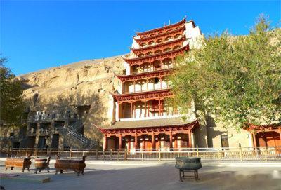 石窟艺术看甘肃若想完整读懂中国石窟艺术的发展脉络，一定要来甘肃走一趟。地处丝绸之