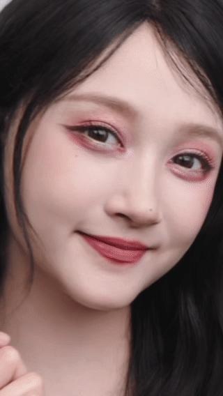 口红的买家秀vs卖家秀 当晓彤把试色真相怼到镜头前时，多少人想起了被相机滤镜背刺