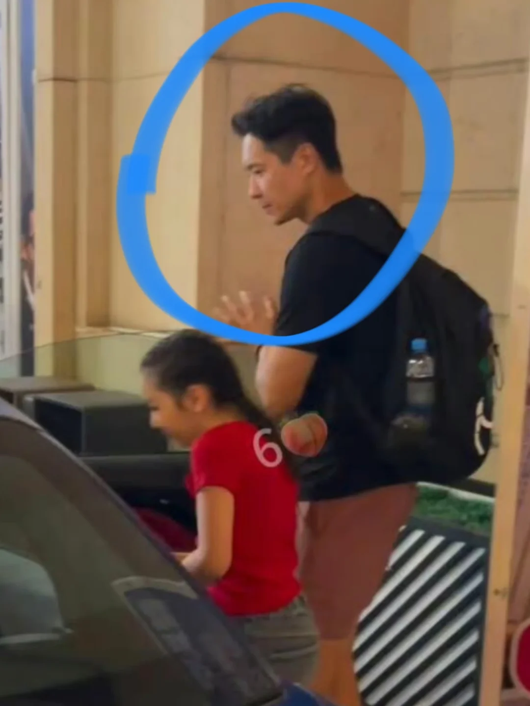 小酒窝爸爸接她下班