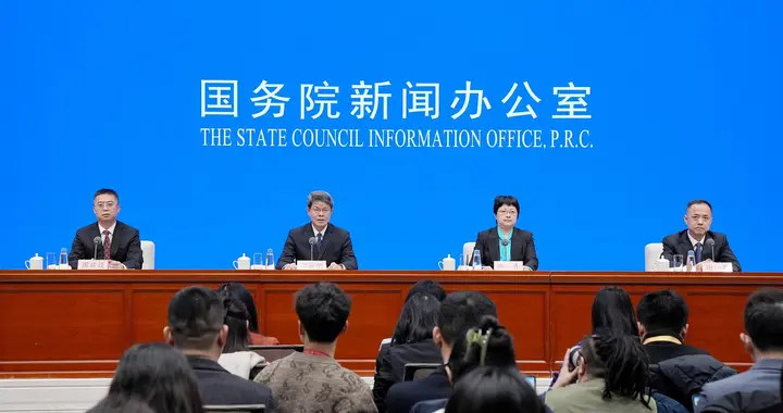 事關(guān)6G、人形機(jī)器人、中小企業(yè)，2026年工信領(lǐng)域?qū)⒂心男┬聞?dòng)作