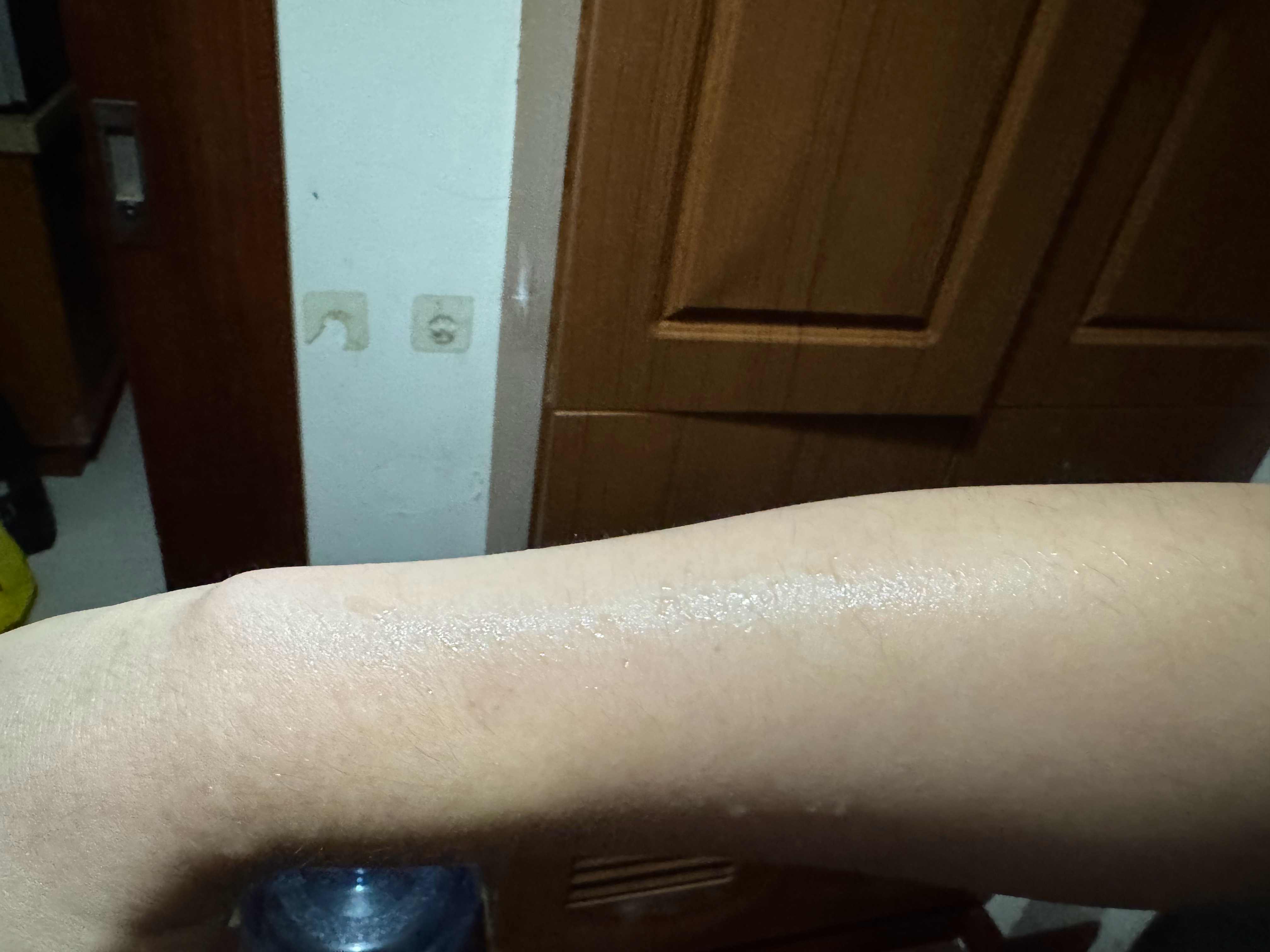 我最近身上真的有点说法吧第五次了一出门就下雨倒个垃圾半道回来也能淋得滴滴哒哒的 