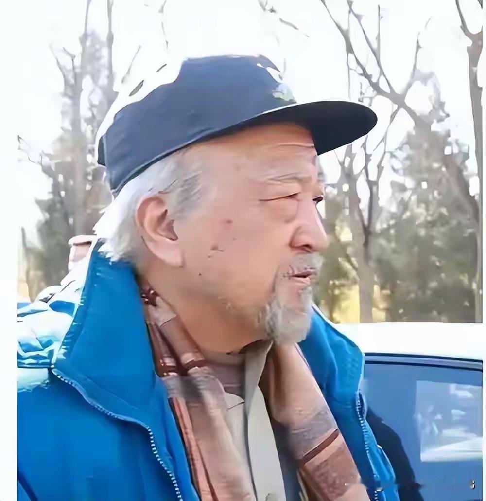 79岁的李保田颜值呈现出断崖式衰老，当年他跟沈傲君搭档出演的一部电视剧火遍了大江