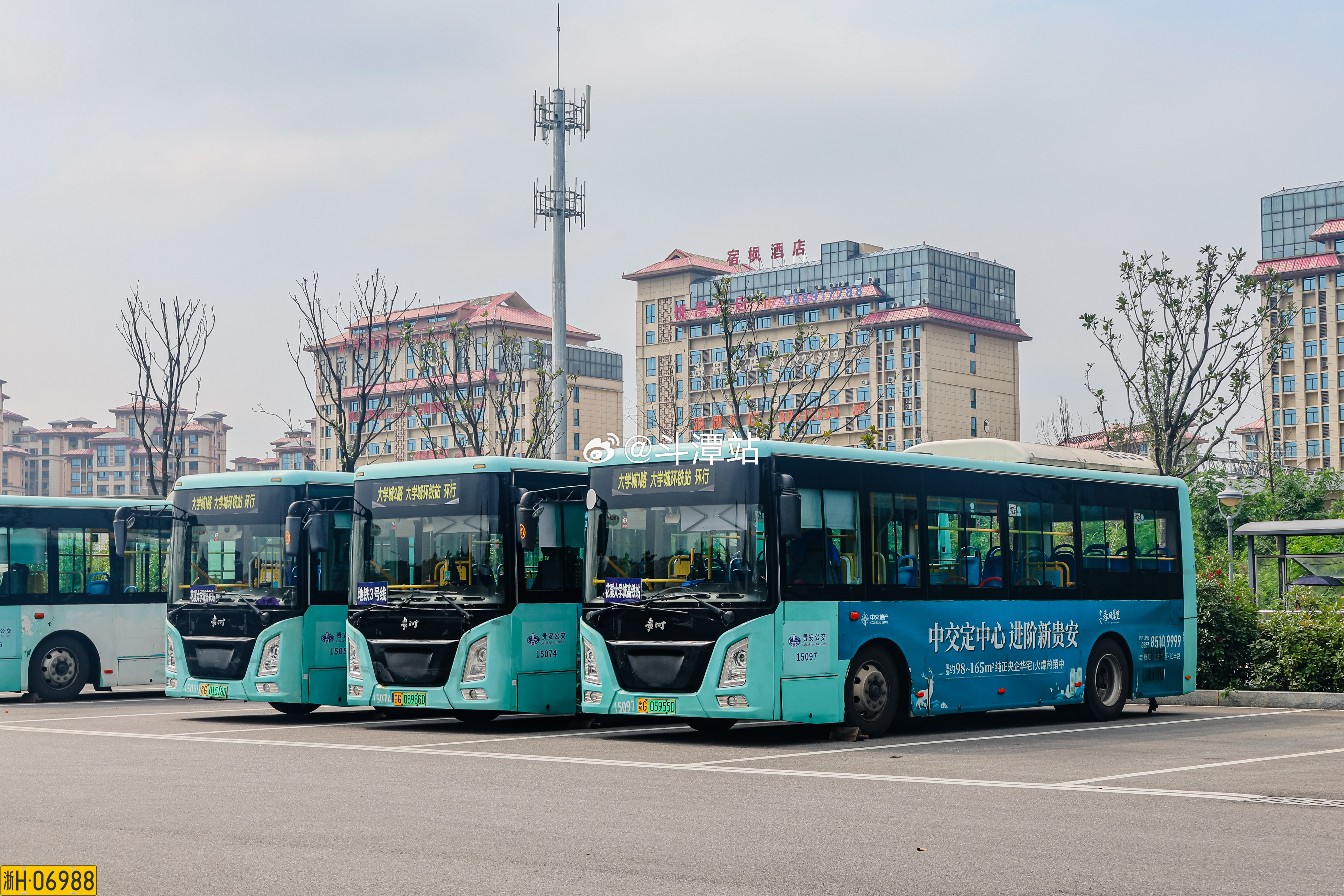 贵阳环线铁路花溪大学城站公交小摄