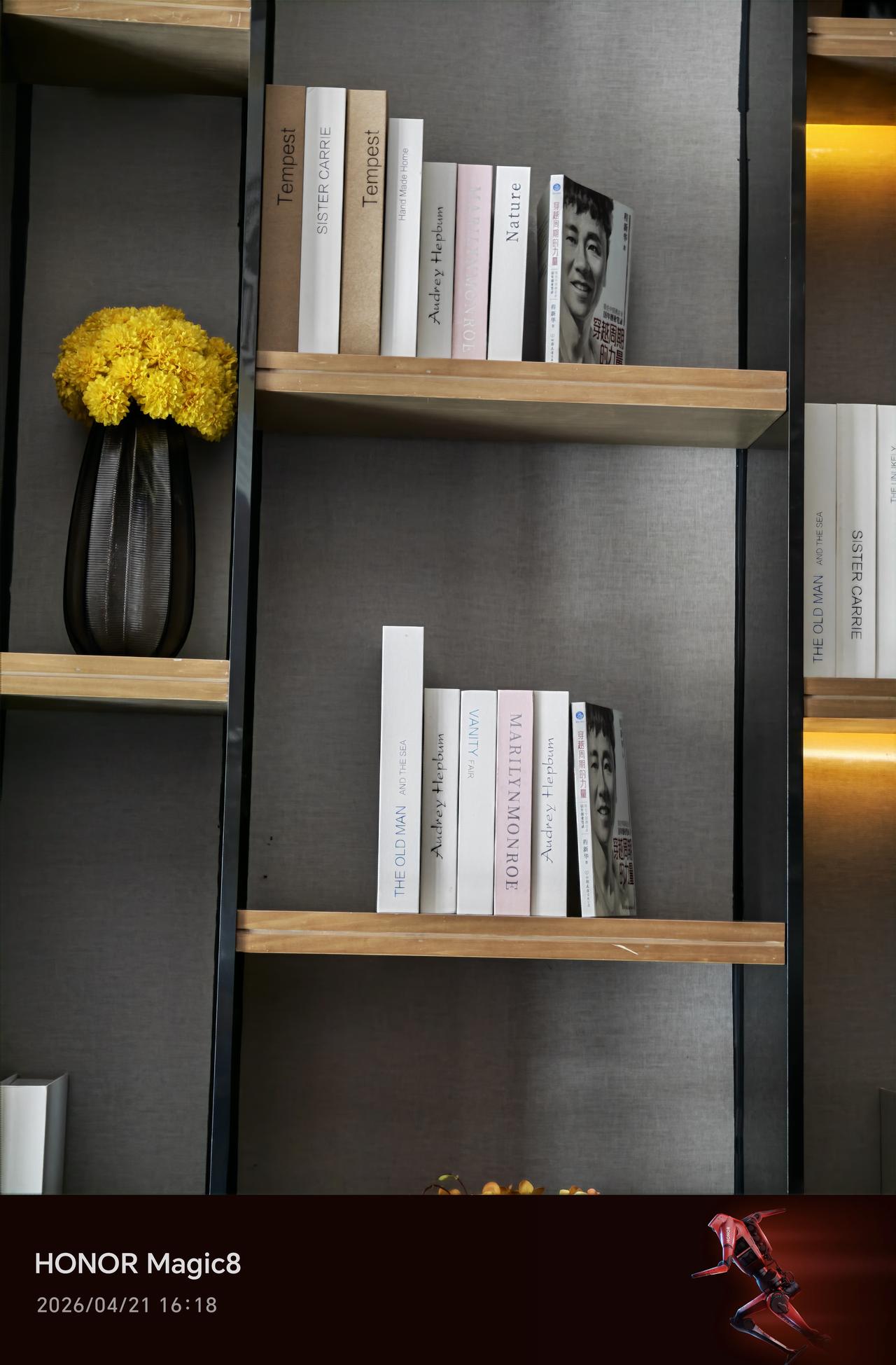 好家伙！荣耀影像首席罗工说荣耀要上“ 闪电 ”水印啦！
就是前几天在 北京亦庄机