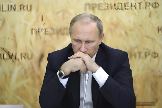 都以为普京要趁着油价飞涨，大捞一笔！
结果他直接把油管子的阀门给拧死了。4月1号