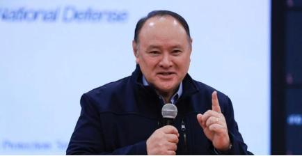 每赚中国1块就要花4块采购中国货，菲律宾防长60天态度极限反转，这下是真急了？