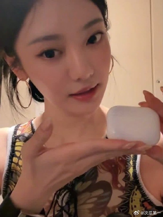 宁艺卓已经弄丢了超30副耳机宁艺卓弄丢了30多副耳机 aespa宁艺卓晒新买的a