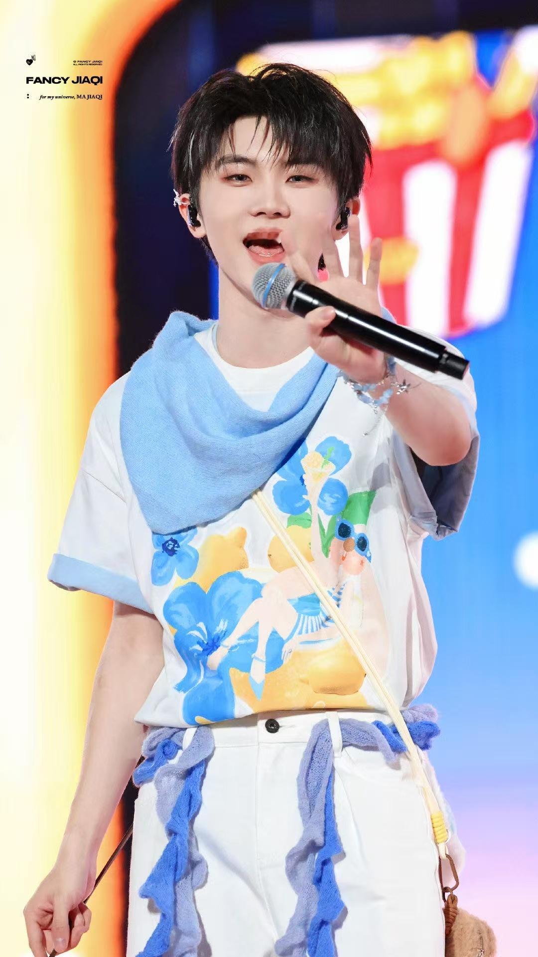 马嘉祺修音响来了 这种稳稳的高音表现说明他平时真的下了很多功夫，气息、共鸣、情绪