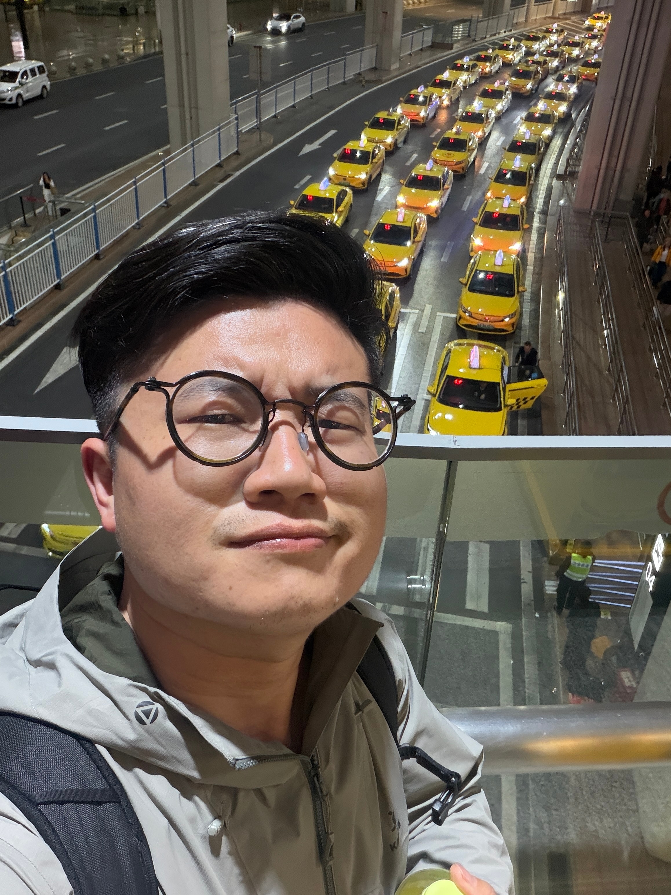 才半夜、这座城市的生活才开始、我这种老年人该睡了