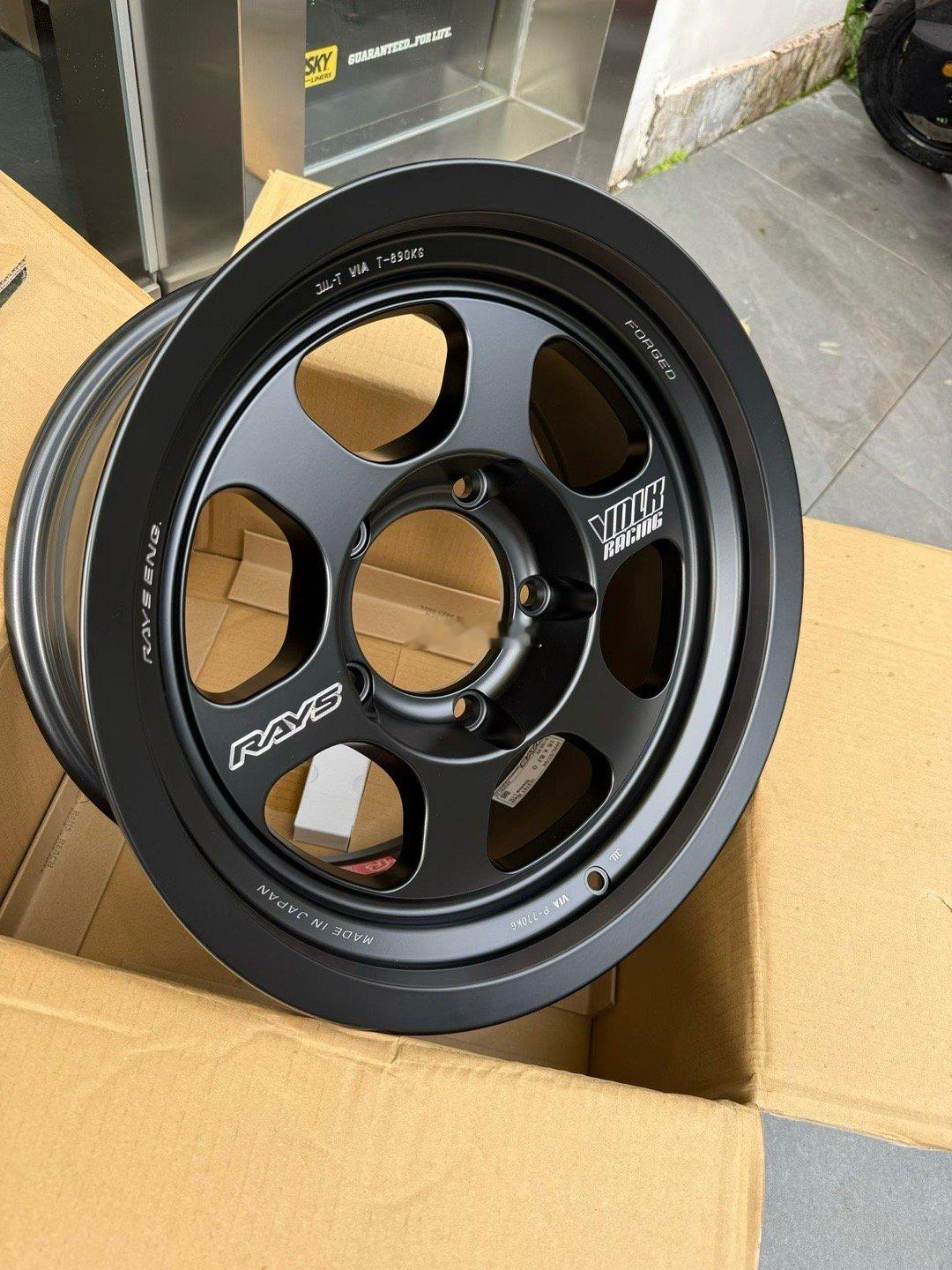 全新日本RAYS  TE37XT Black Shadow锻造轮毂，16寸  8