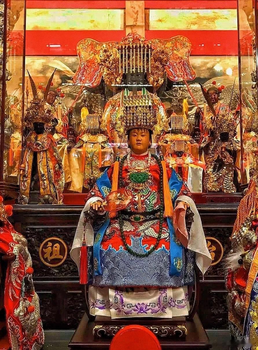 你以为来日方长，其实明天和意外谁先到，老天都不给你预告。那个愿意半夜接你电话的人