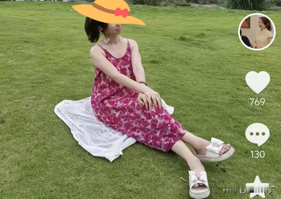 田静曾被誉为国民好媳妇，
是许妈的贴心小棉袄。
网友期待着她许妈的一个又一个承诺