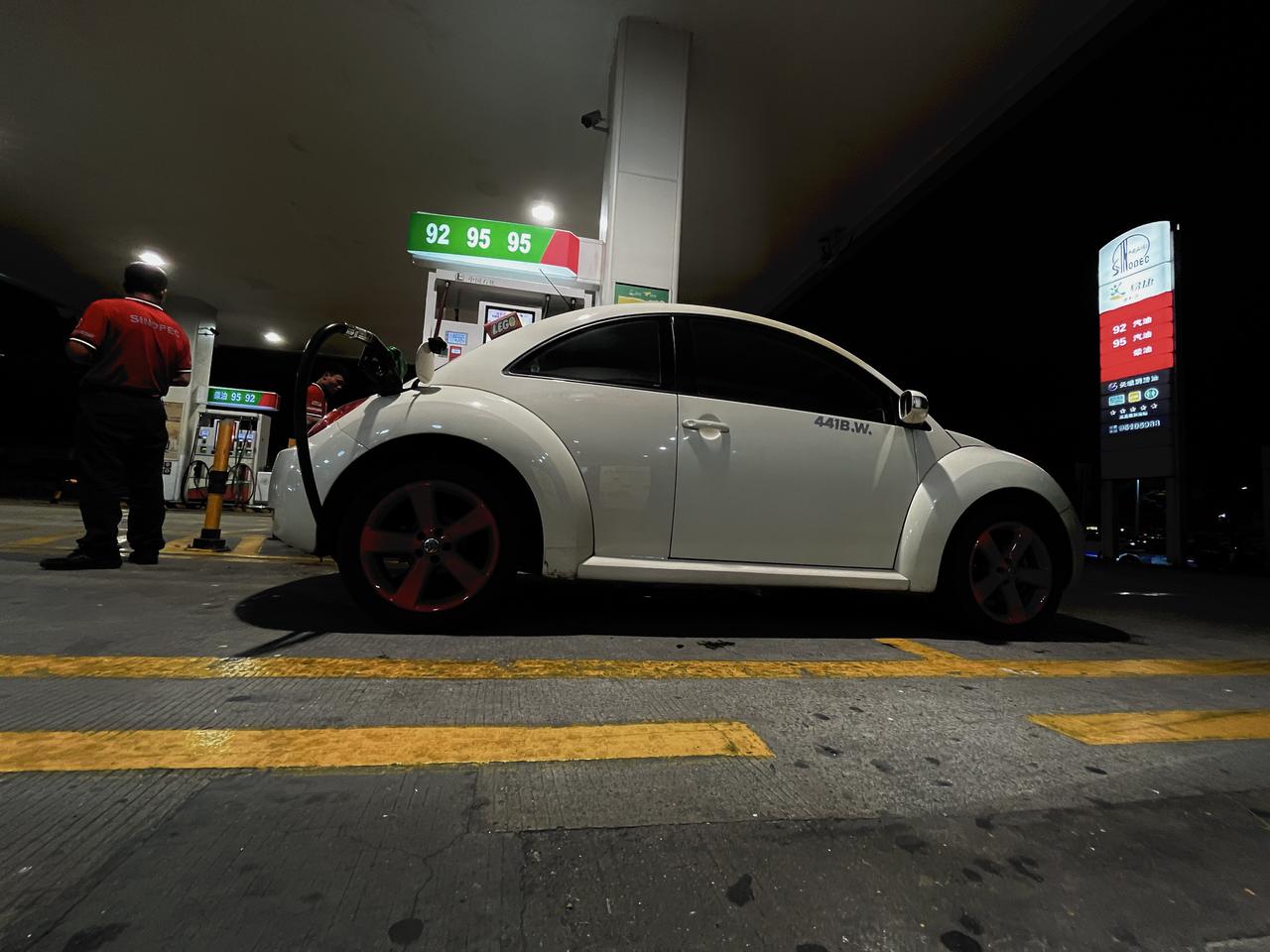 内燃机的魅力 甲壳虫 二代甲壳虫 加油